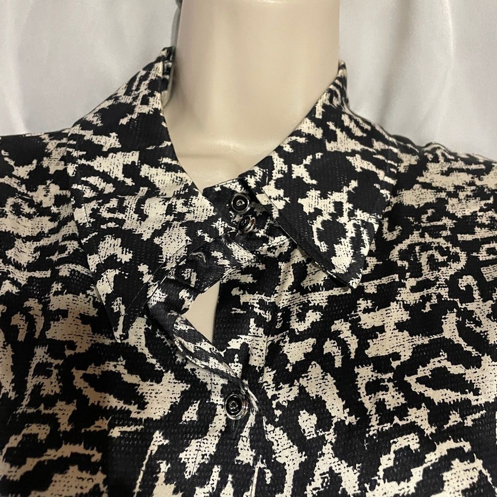 St. John Black and White Animal Print Top silk sz16